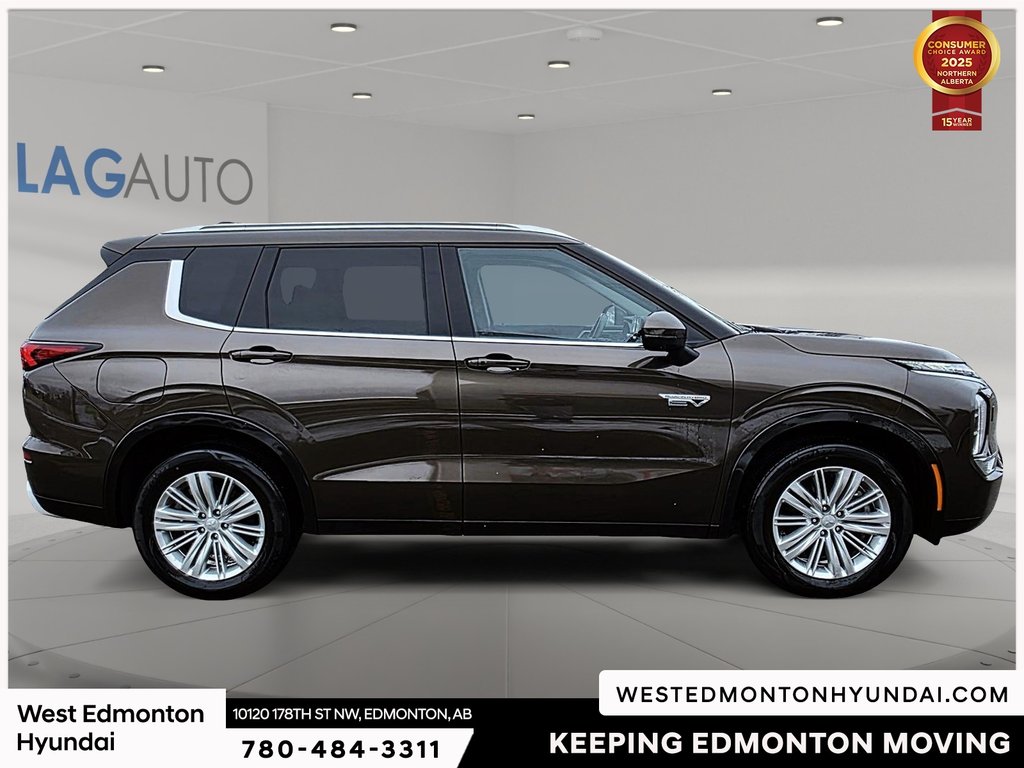 2023 Mitsubishi Outlander PHEV LE in Edmonton, Alberta - 10 - w1024h768px