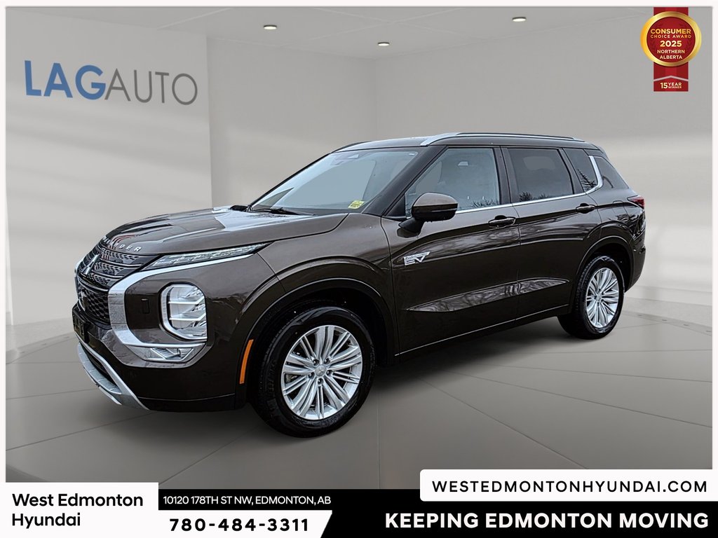 2023 Mitsubishi Outlander PHEV LE in Edmonton, Alberta - 3 - w1024h768px