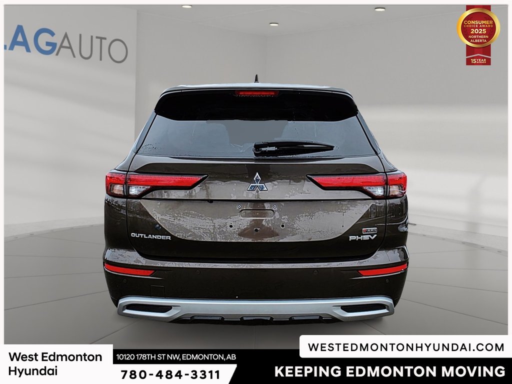 2023 Mitsubishi Outlander PHEV LE in Edmonton, Alberta - 7 - w1024h768px