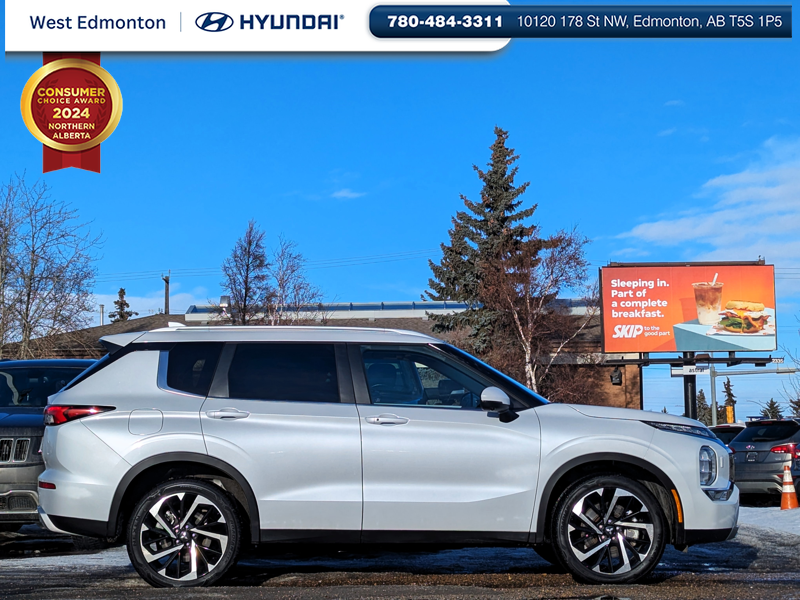 2023 Mitsubishi Outlander in Edmonton, Alberta - 3 - w1024h768px