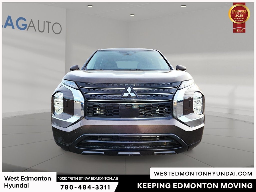 2024 Mitsubishi Outlander ES in Edmonton, Alberta - 2 - w1024h768px