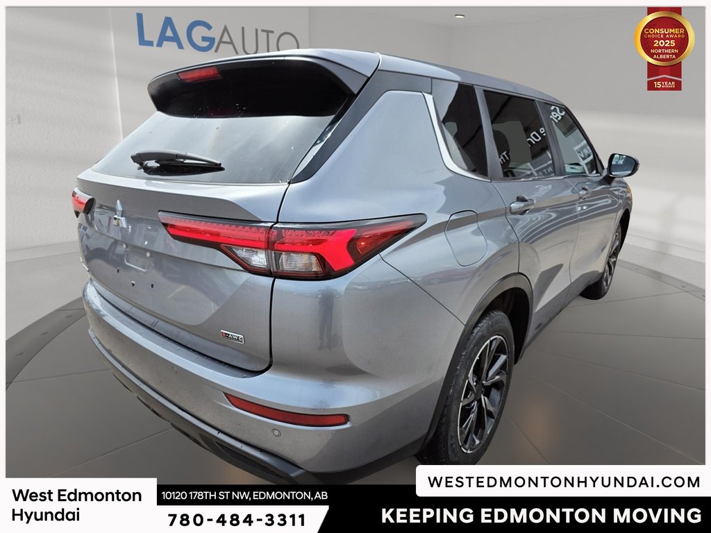 2024 Mitsubishi Outlander ES in Edmonton, Alberta - 8 - w1024h768px