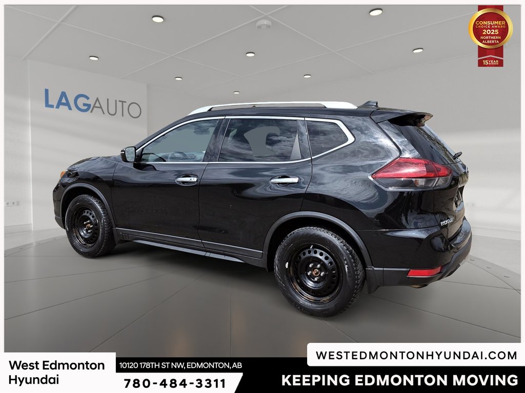 2020 Nissan Rogue SV in Edmonton, Alberta - 5 - w1024h768px