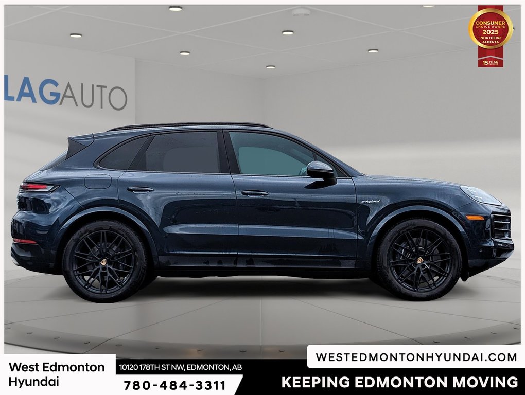 2024 Porsche CAYENNE E-HYBRID Base in Edmonton, Alberta - 5 - w1024h768px