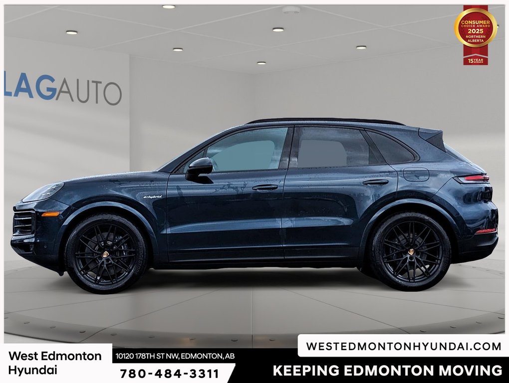 2024 Porsche CAYENNE E-HYBRID Base in Edmonton, Alberta - 2 - w1024h768px