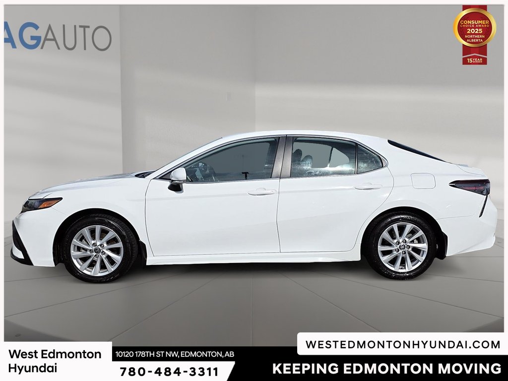 2023 Toyota Camry SE in Edmonton, Alberta - 4 - w1024h768px