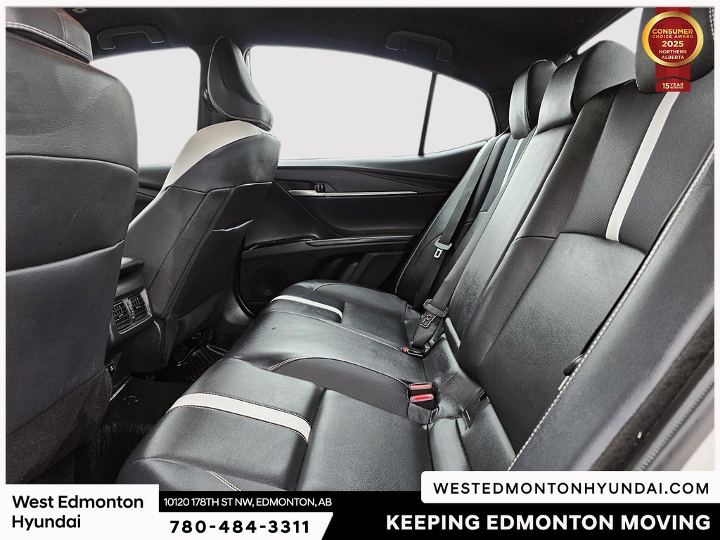 2025 Toyota Camry SE in Edmonton, Alberta - 15 - w1024h768px