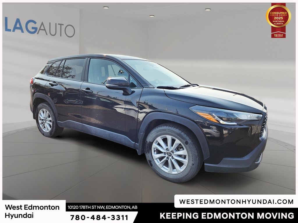 2023 Toyota COROLLA CROSS LE in Edmonton, Alberta - 12 - w1024h768px