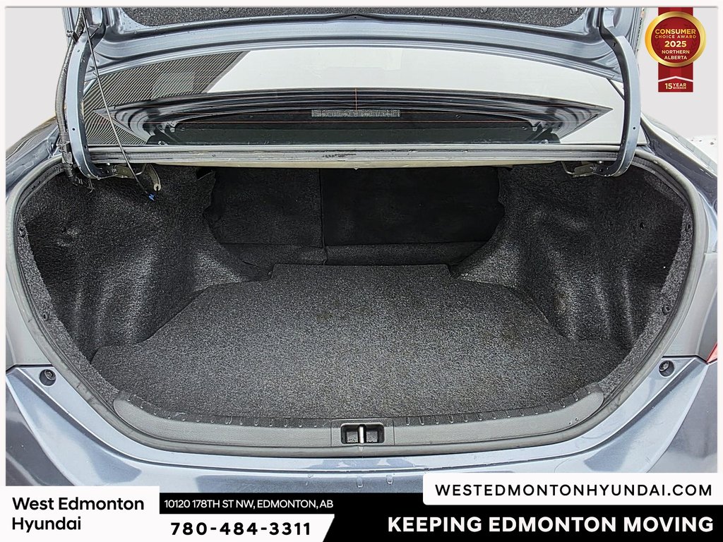 2017 Toyota Corolla SE in Edmonton, Alberta - 8 - w1024h768px
