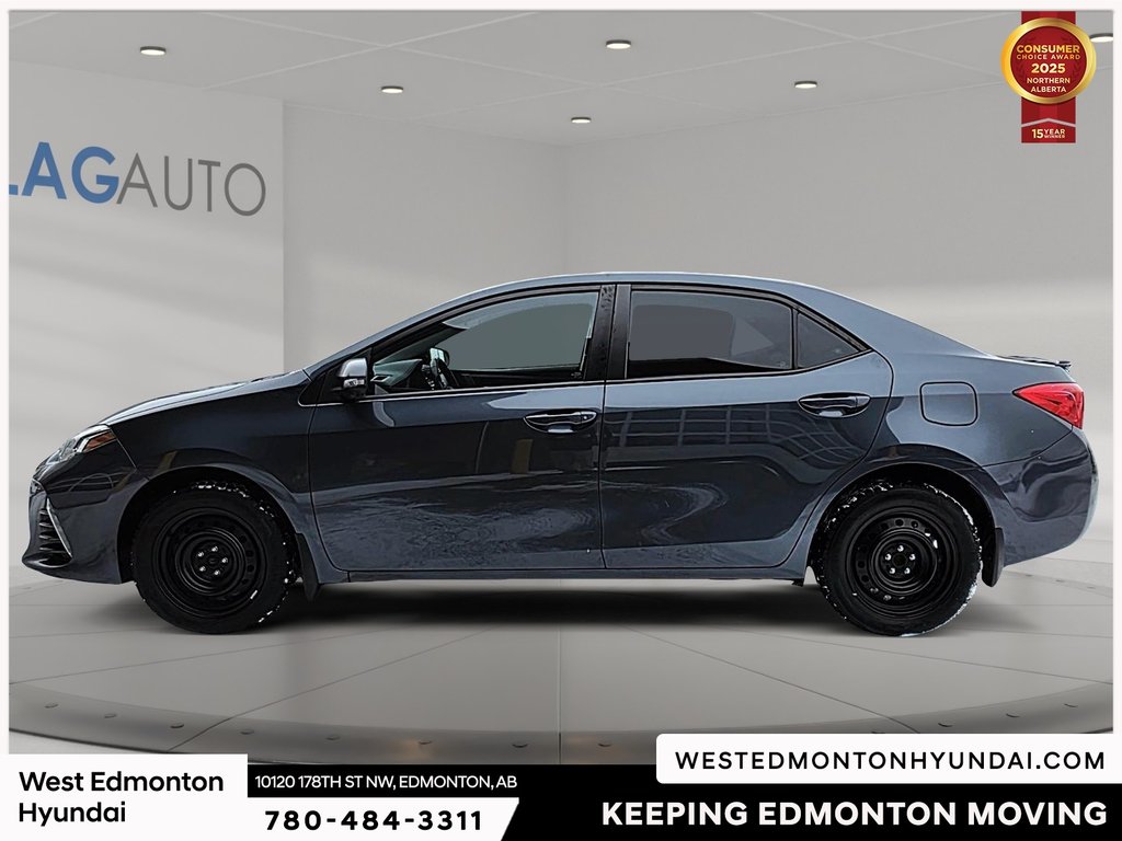 2017 Toyota Corolla SE in Edmonton, Alberta - 5 - w1024h768px