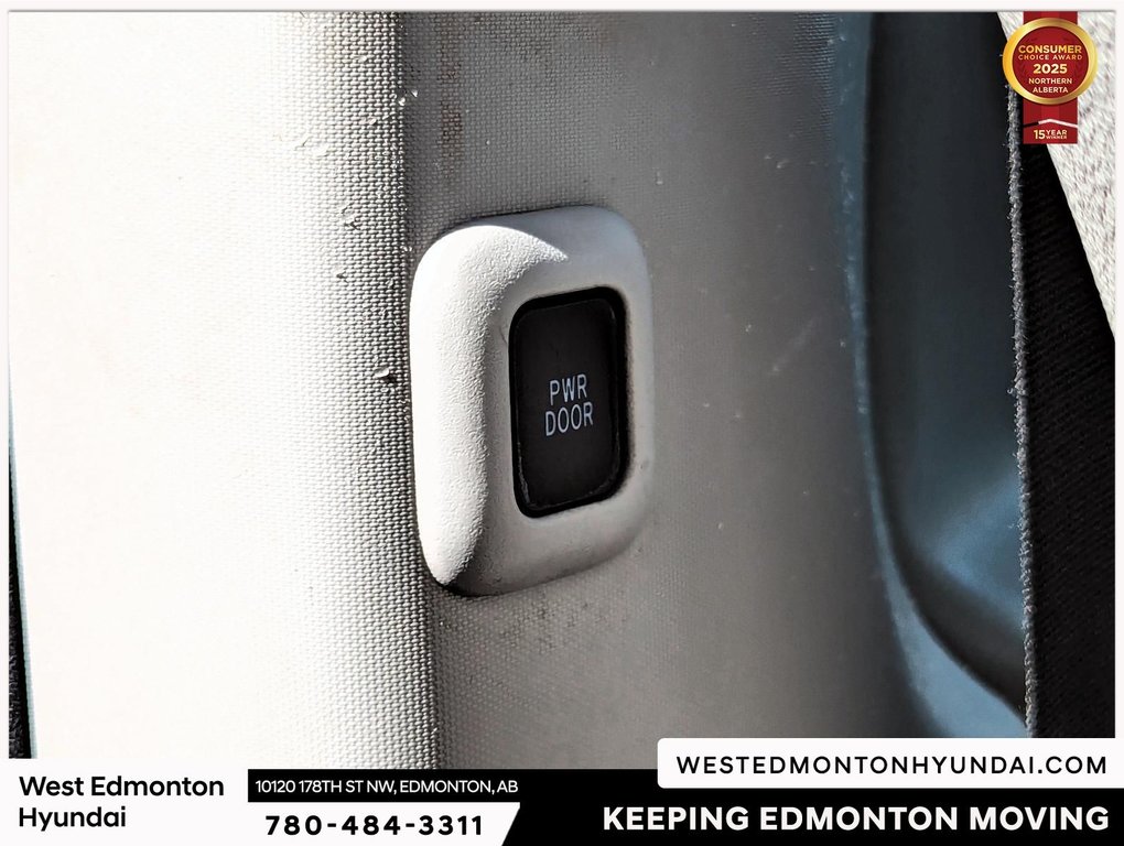 2012 Toyota Sienna LE in Edmonton, Alberta - 20 - w1024h768px