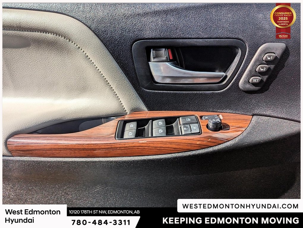2015 Toyota Sienna Limited in Edmonton, Alberta - 8 - w1024h768px