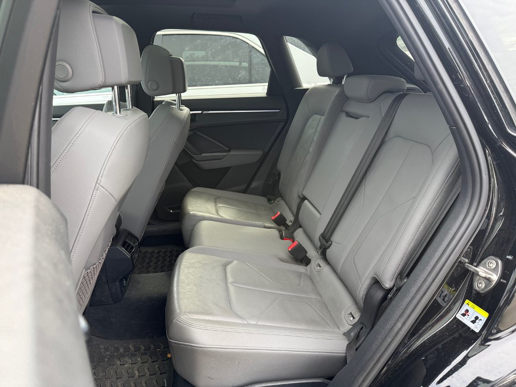 2020 Audi Q3 Technik quattro in Kamloops, British Columbia - 7 - w1024h768px