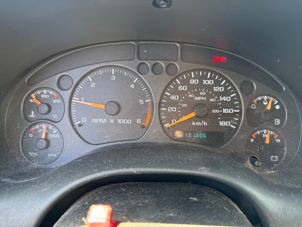 2005 Chevrolet Blazer LS 4WD in Kamloops, British Columbia - 8 - w1024h768px