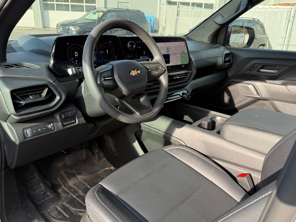 2026 Chevrolet Silverado EV e4WD Crew Cab Standard Range Work Truck in Kamloops, British Columbia - 6 - w1024h768px