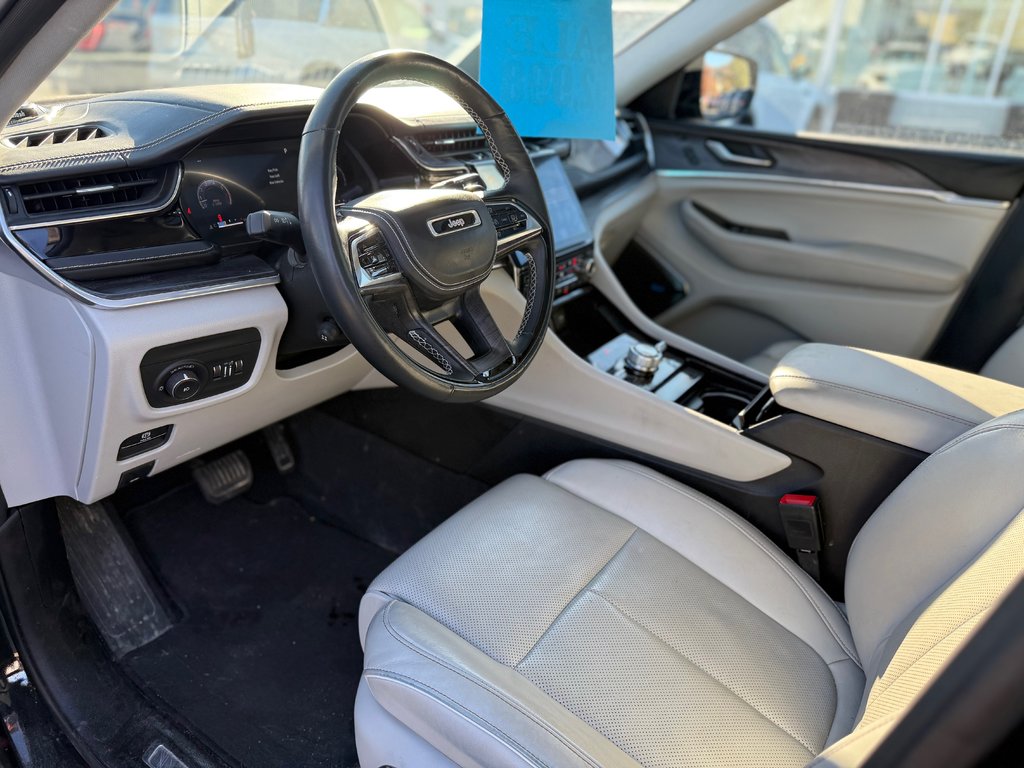 2023 Jeep Grand Cherokee 4X4 Overland in Kamloops, British Columbia - 4 - w1024h768px