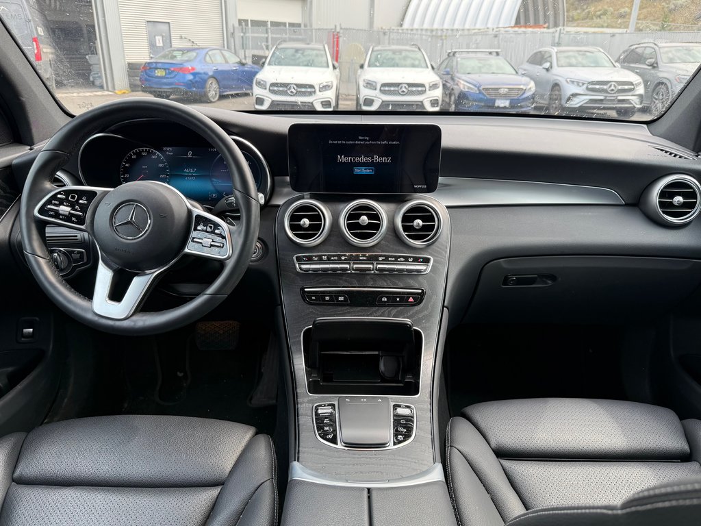 2022 Mercedes-Benz GLC300 4MATIC SUV in Kamloops, British Columbia - 5 - w1024h768px