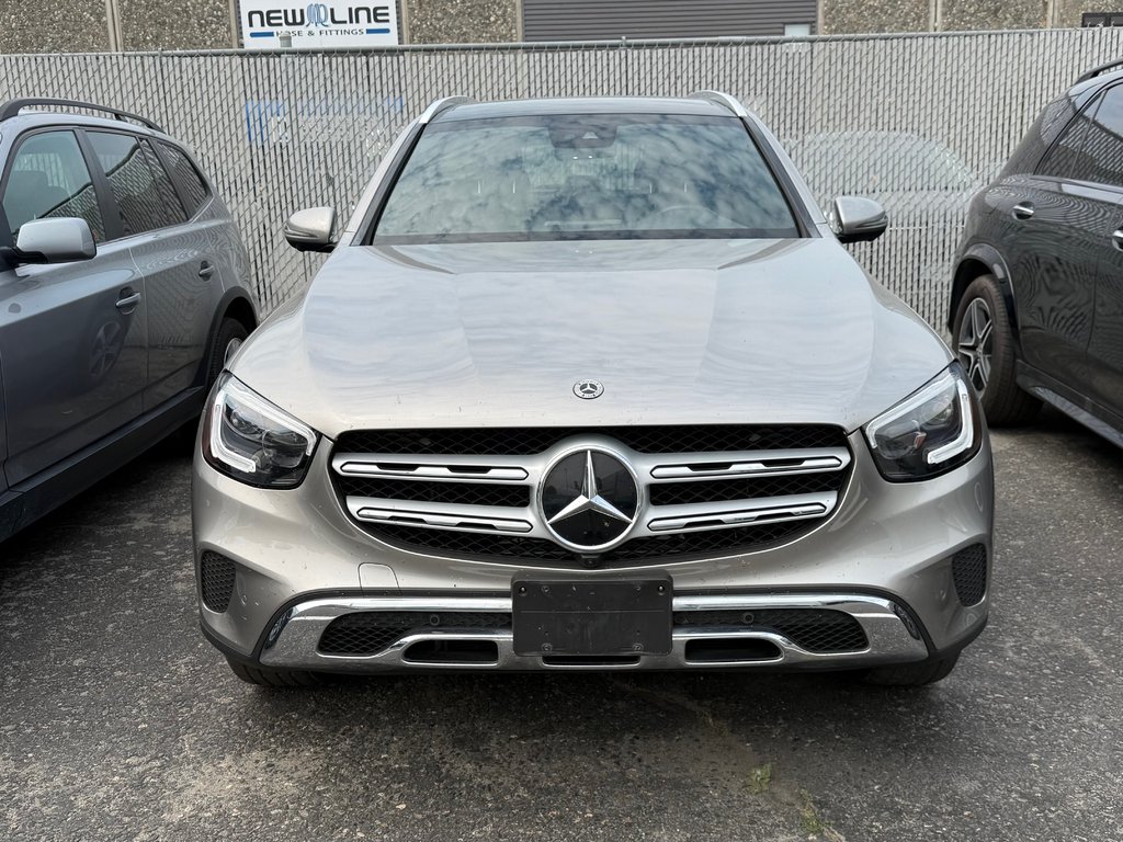 2022 Mercedes-Benz GLC300 4MATIC SUV in Kamloops, British Columbia - 2 - w1024h768px