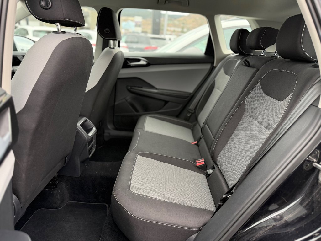 2024 Volkswagen Taos Trendline 1.5T 8sp at w/ Tip in Kamloops, British Columbia - 7 - w1024h768px