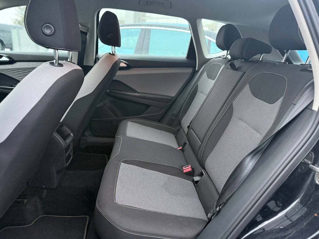 2024 Volkswagen Taos Trendline 1.5T 8sp at w/ Tip in Kamloops, British Columbia - 5 - w1024h768px