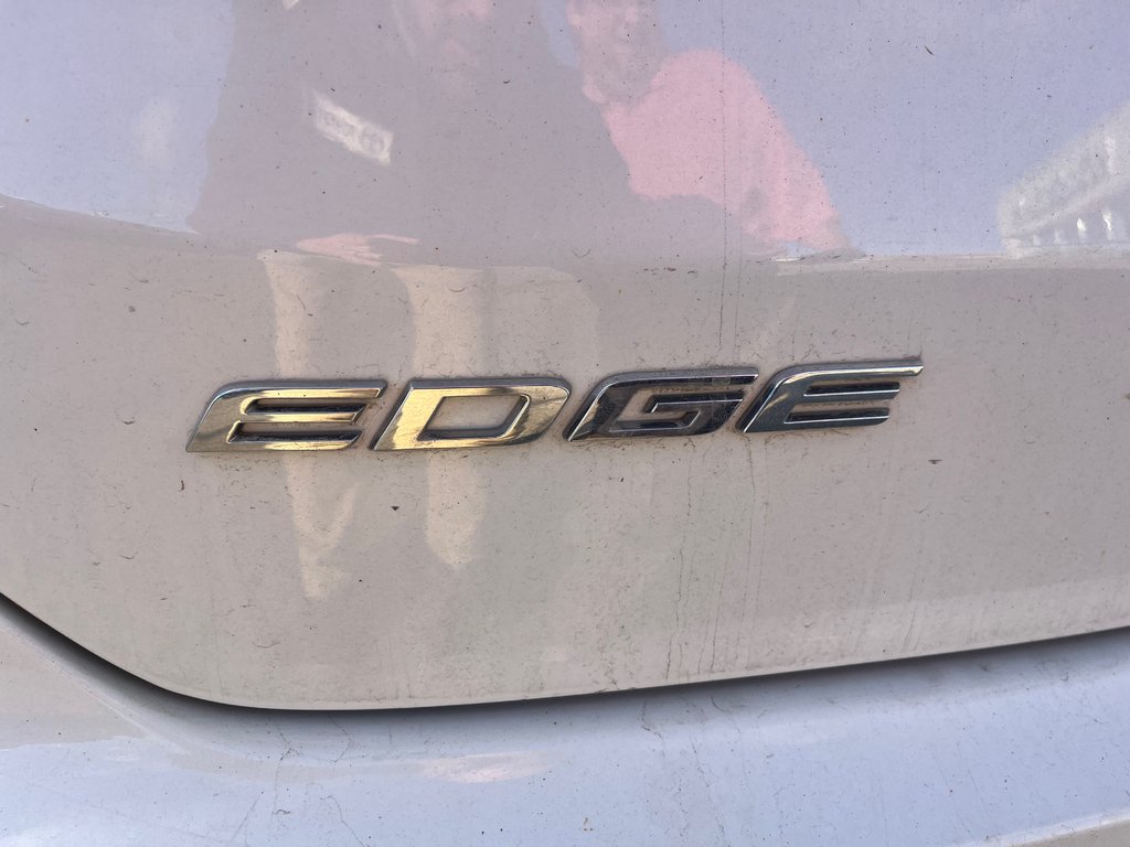 2020 Ford Edge Titanium-6