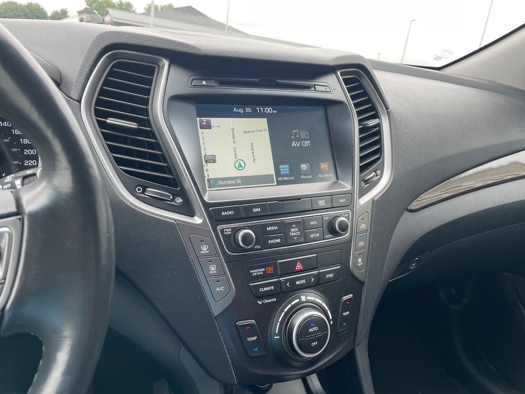2017 Hyundai Santa Fe XL Luxury in Woodstock, Ontario - 12 - w1024h768px