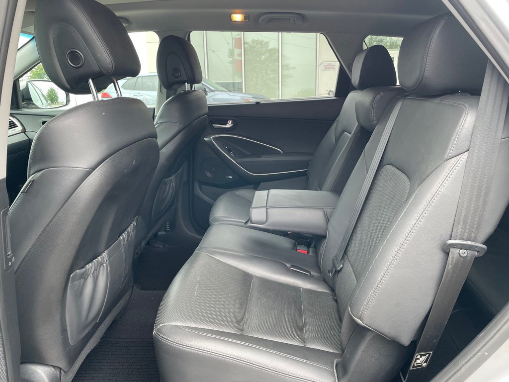 2017 Hyundai Santa Fe XL Luxury in Woodstock, Ontario - 9 - w1024h768px