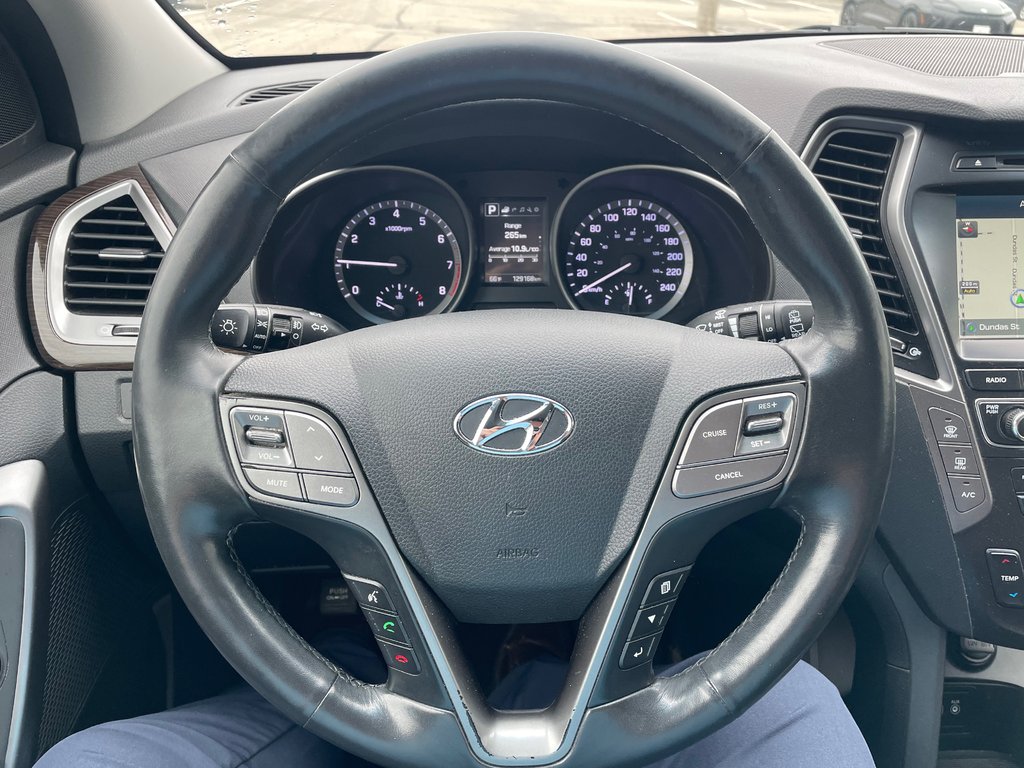 2017 Hyundai Santa Fe XL Luxury in Woodstock, Ontario - 11 - w1024h768px