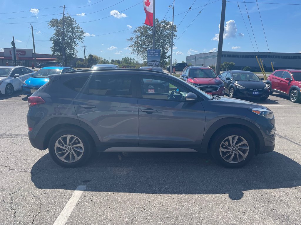 2018 Hyundai Tucson SE in Woodstock, Ontario - 4 - w1024h768px