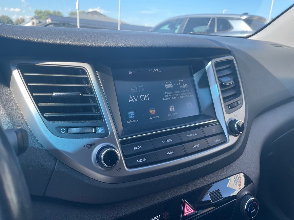 2018 Hyundai Tucson SE in Woodstock, Ontario - 8 - w1024h768px