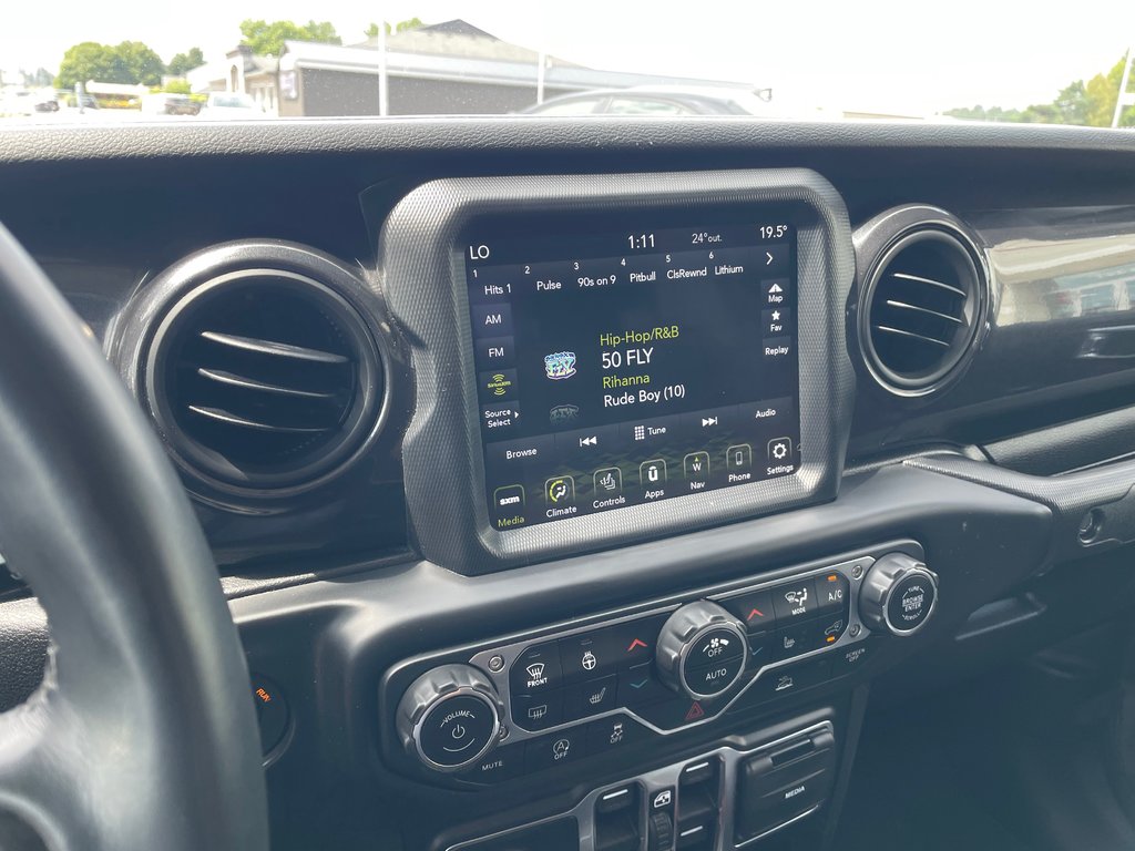 2021 Jeep Gladiator Black Appearance in Woodstock, Ontario - 9 - w1024h768px