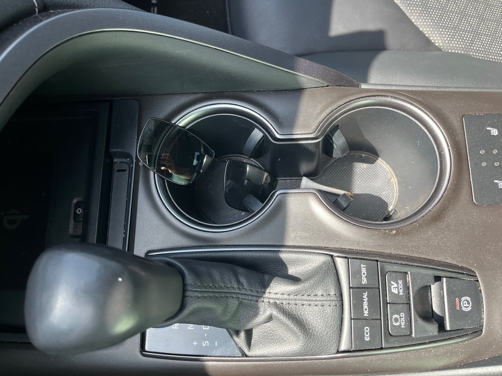 2021 Toyota Camry Hybrid XSE in Woodstock, Ontario - 17 - w1024h768px