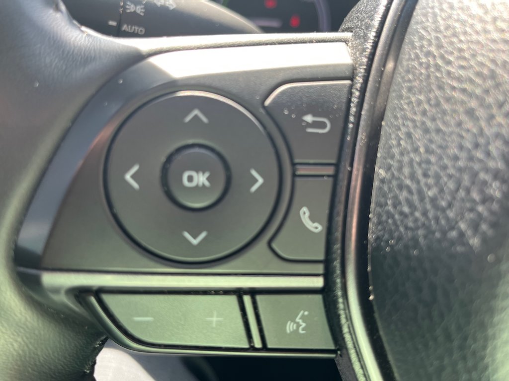 2021 Toyota Camry Hybrid XSE in Woodstock, Ontario - 19 - w1024h768px
