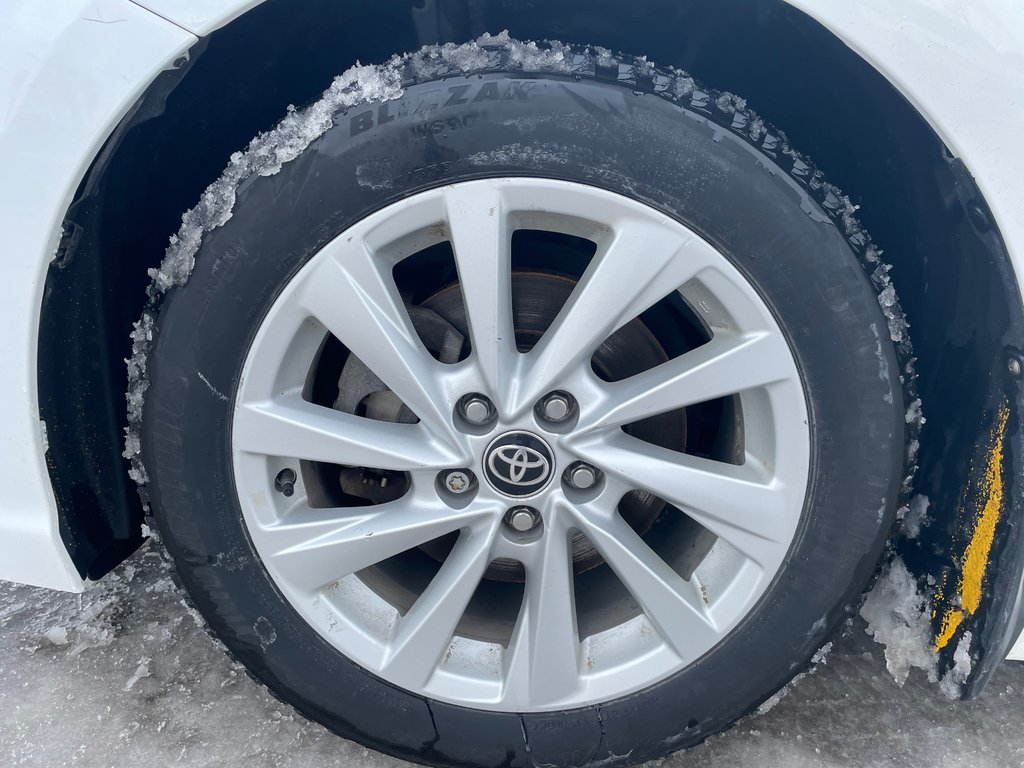 2022 Toyota Camry SE-6