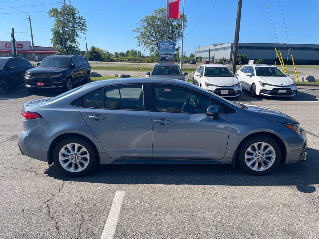 2022 Toyota Corolla SE in Woodstock, Ontario - 4 - w1024h768px