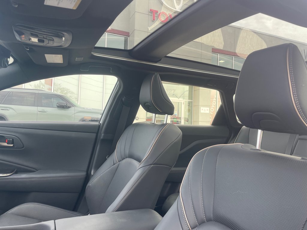 2025 Toyota Crown Signia Limited in Woodstock, Ontario - 7 - w1024h768px