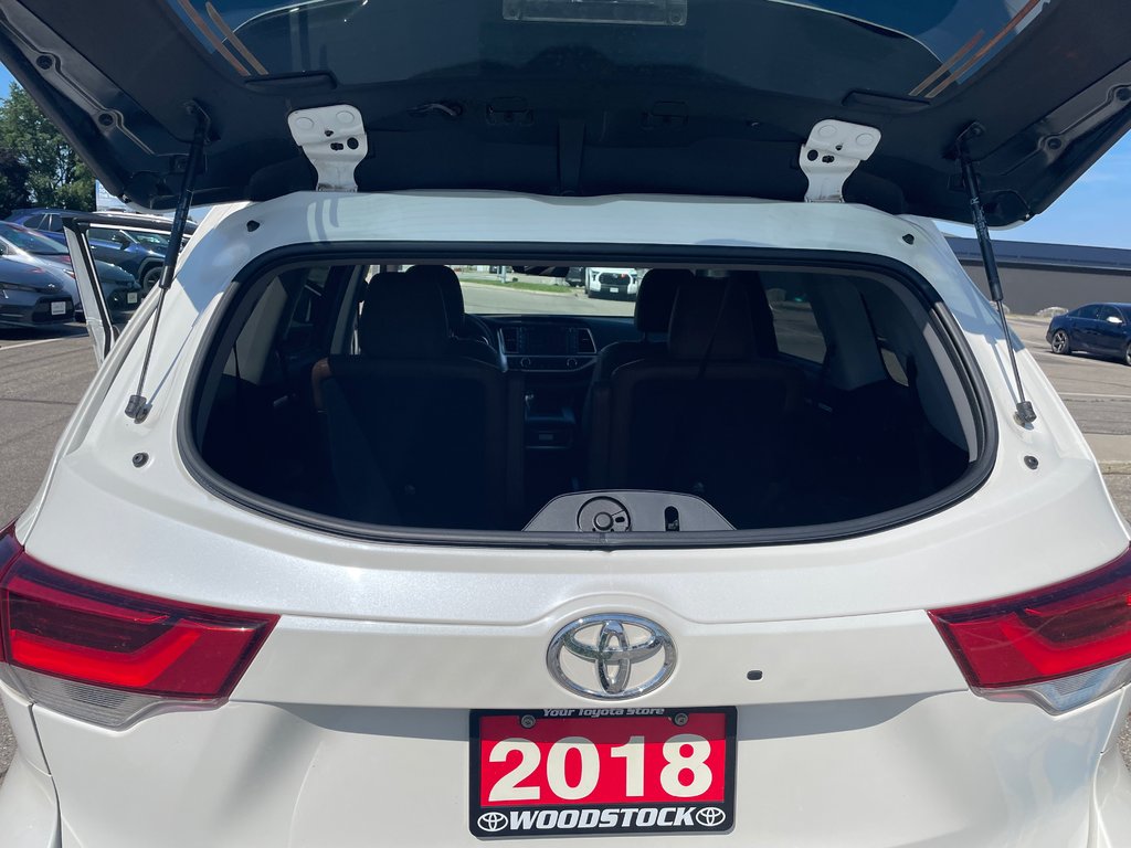 2018 Toyota Highlander Limited in Woodstock, Ontario - 9 - w1024h768px