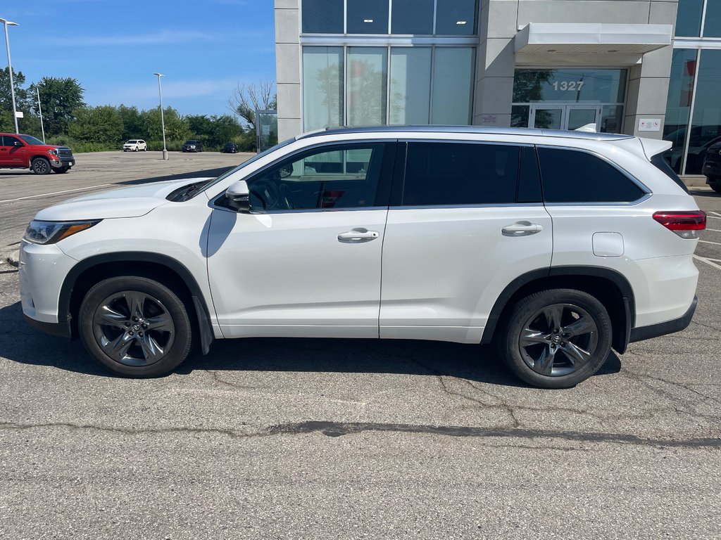 2018 Toyota Highlander Limited in Woodstock, Ontario - 2 - w1024h768px