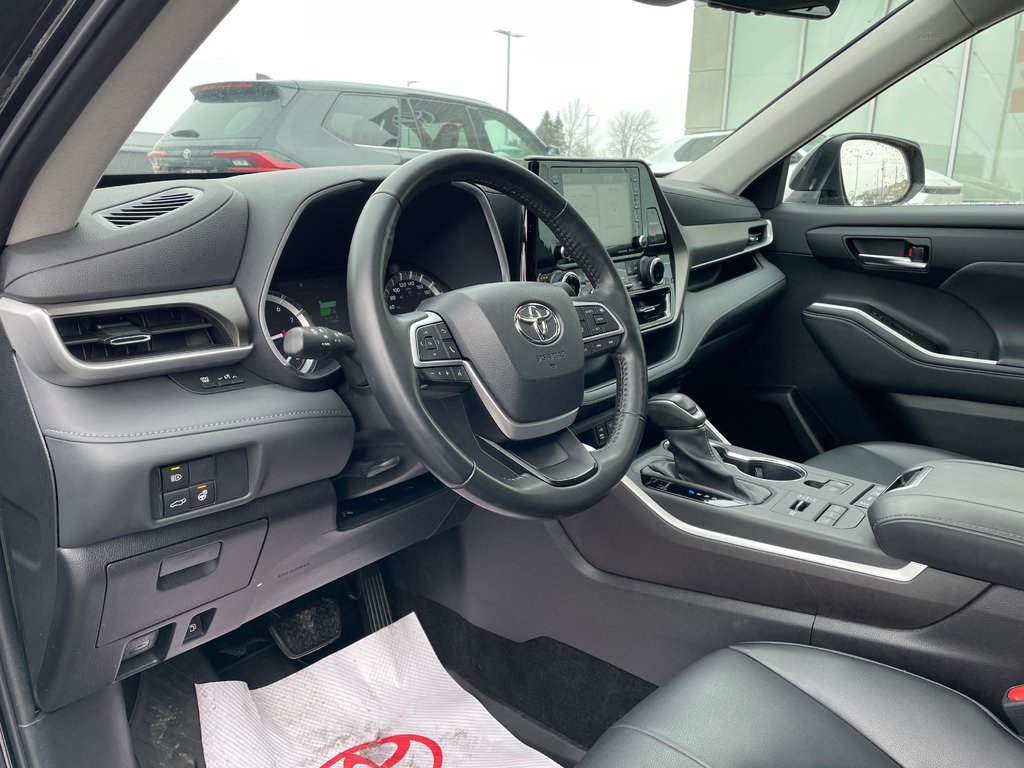 2022 Toyota Highlander XLE-6