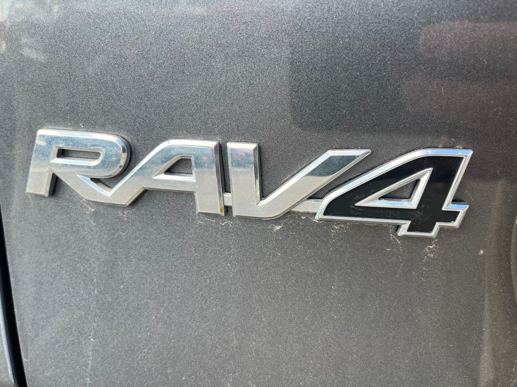 2022 Toyota RAV4 LE-5