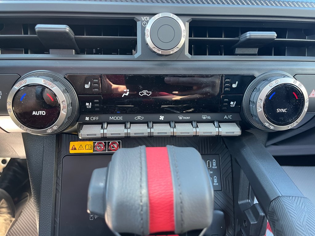 2025 Toyota Tacoma Hybrid in Woodstock, Ontario - 28 - w1024h768px