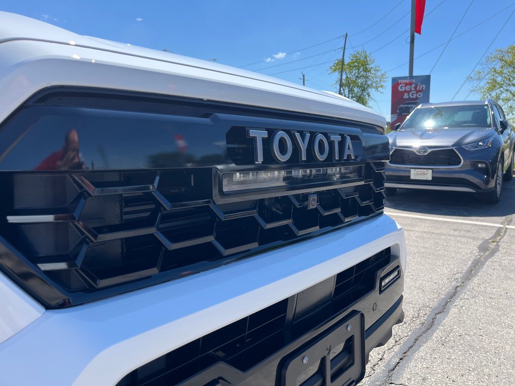2025 Toyota Tacoma Hybrid in Woodstock, Ontario - 9 - w1024h768px