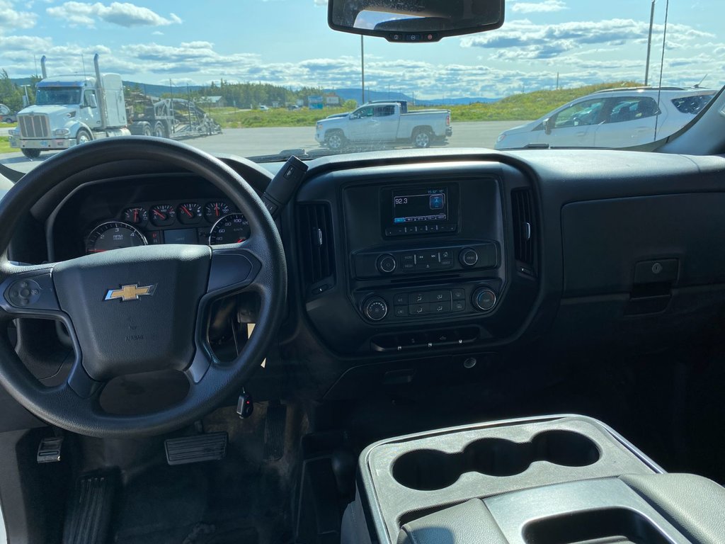 2018 Chevrolet Silverado in Deer Lake, Newfoundland and Labrador - 11 - w1024h768px
