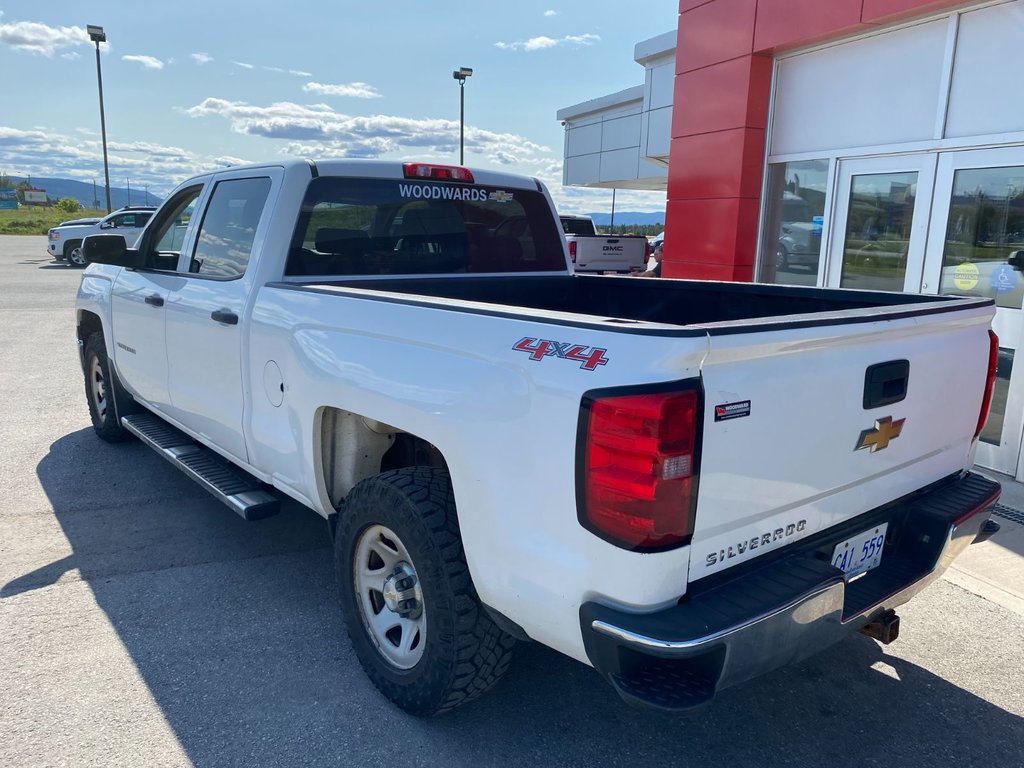 2018 Chevrolet Silverado in Deer Lake, Newfoundland and Labrador - 17 - w1024h768px