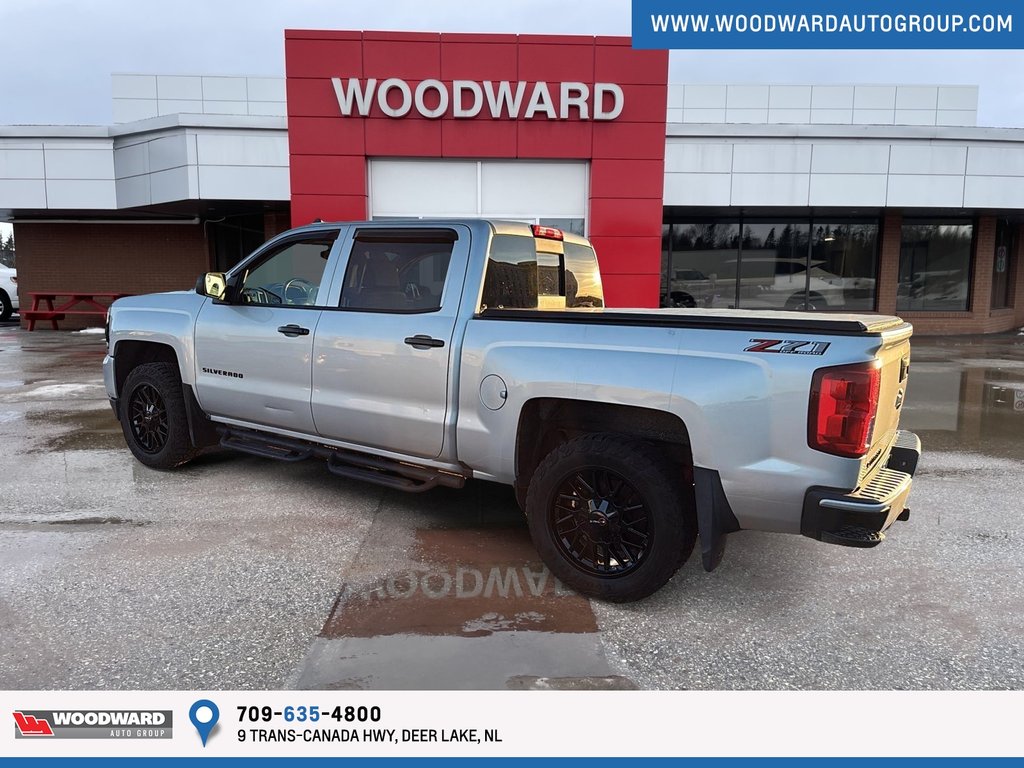 2018 Chevrolet Silverado in Deer Lake, Newfoundland and Labrador - 2 - w1024h768px