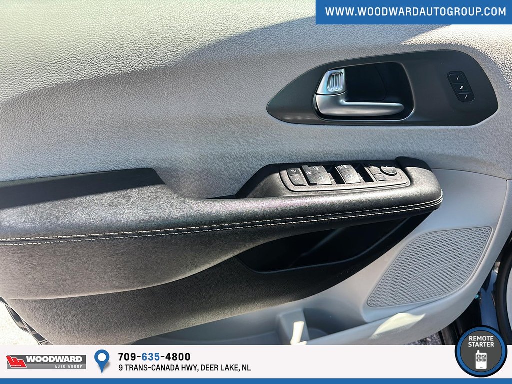 2023 Chrysler CHRYSLER in Deer Lake, Newfoundland and Labrador - 8 - w1024h768px