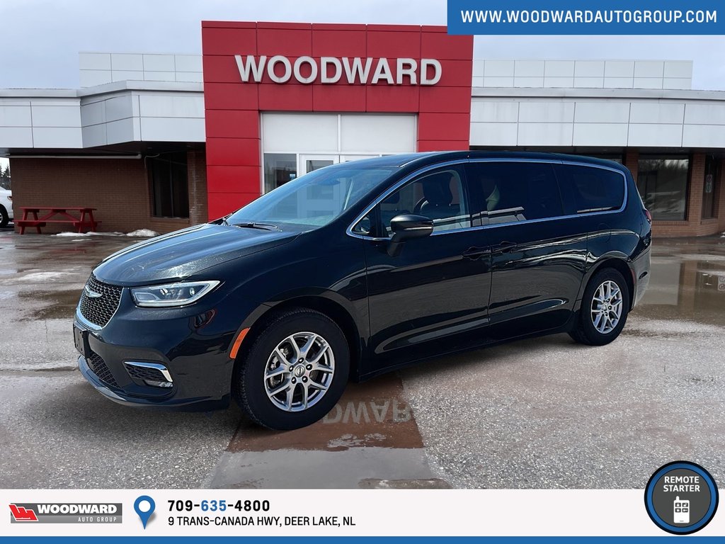 2023 Chrysler CHRYSLER in Deer Lake, Newfoundland and Labrador - 1 - w1024h768px