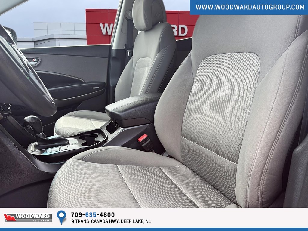2017 Hyundai Santa Fe in Deer Lake, Newfoundland and Labrador - 7 - w1024h768px