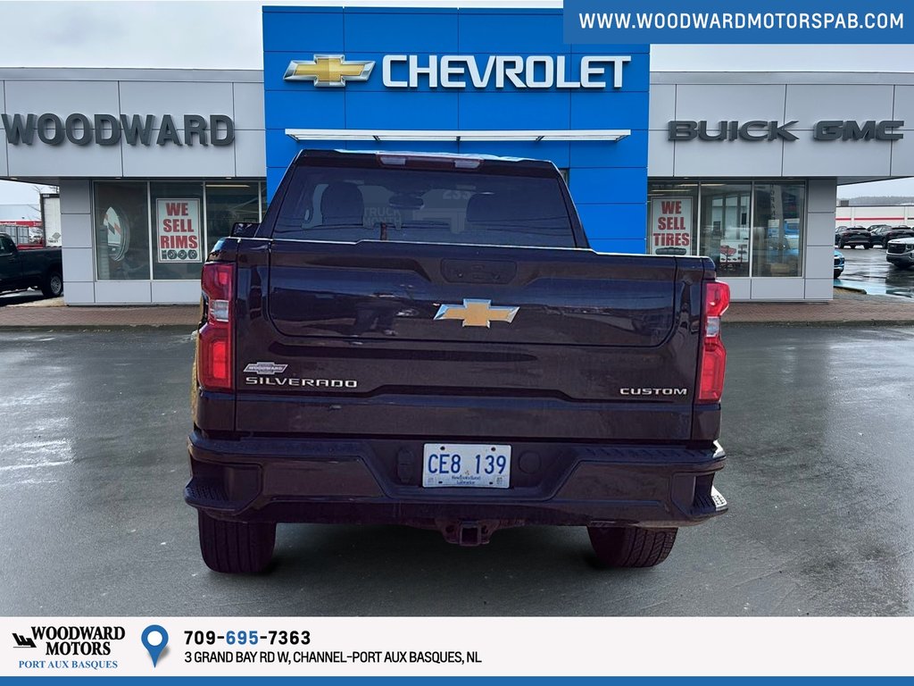 2021 Chevrolet Silverado 1500 4WD Crew CAB Custom in Port Aux Basques, Newfoundland and Labrador - 4 - w1024h768px