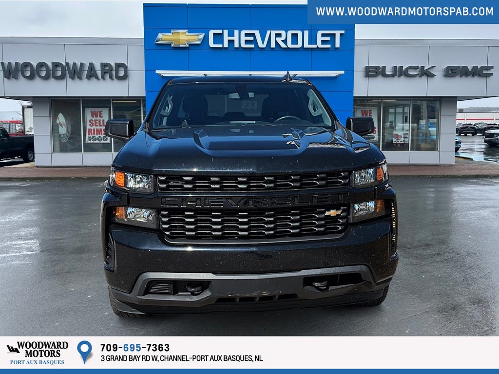 2021 Chevrolet Silverado 1500 4WD Crew CAB Custom in Port Aux Basques, Newfoundland and Labrador - 1 - w1024h768px